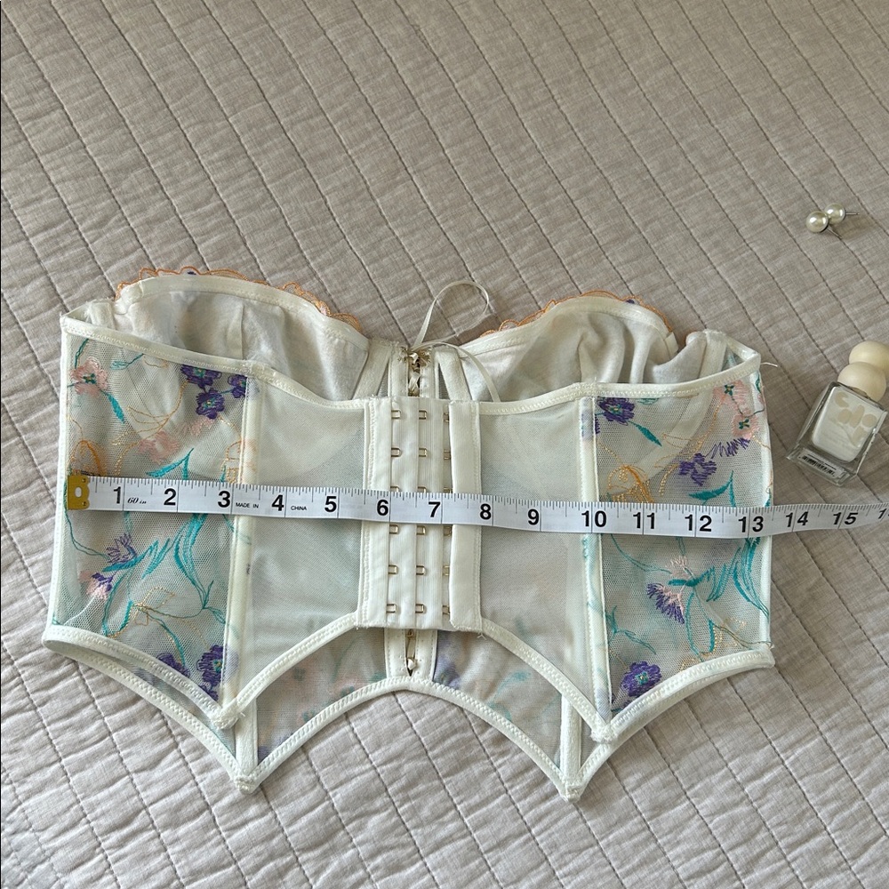 Urban outfitters Flora Embroidered Bustier corset In White Multi M - Picture 13 of 15